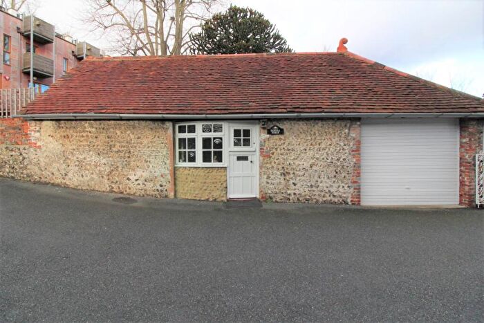 Flat To Rent In London Road, Brighton, East Sussex, BN1