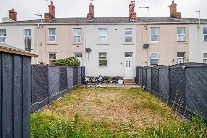 3 Bedroom Terraced House For Sale In Nell Gap Lane, Middlestown, WF4