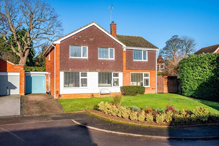 5 Bedroom Detached House For Sale In Broadfields, Harpenden, Hertfordshire, AL5