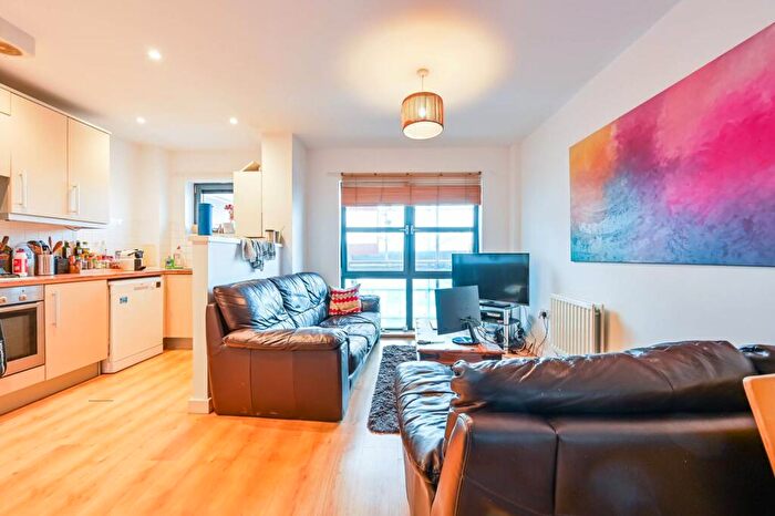 2 Bedroom Flat To Rent In Watney Street, Shadwell, London, E1