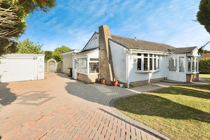 3 Bedroom Bungalow For Sale In Manor Close, Todwick, Sheffield, South Yorkshire, S26