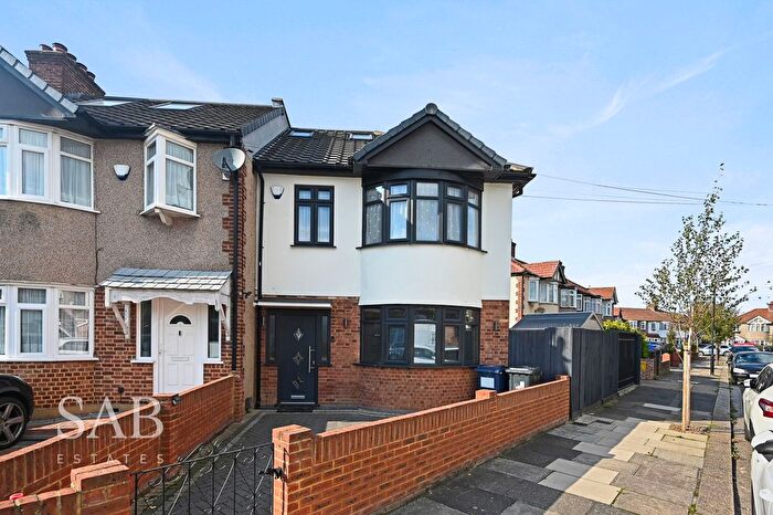 3 Bedroom End Of Terrace House For Sale In Greenway Gardens, Greenford, UB6