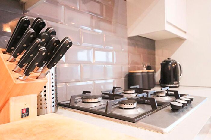 2 Bedroom Flat To Rent In Charles Place, Bristol, BS8