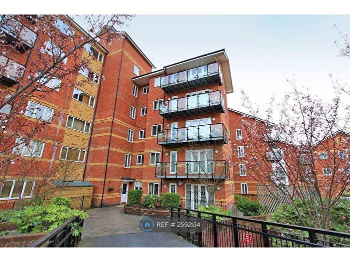 1 Bedroom Flat To Rent In Temple Place, Reading, RG1