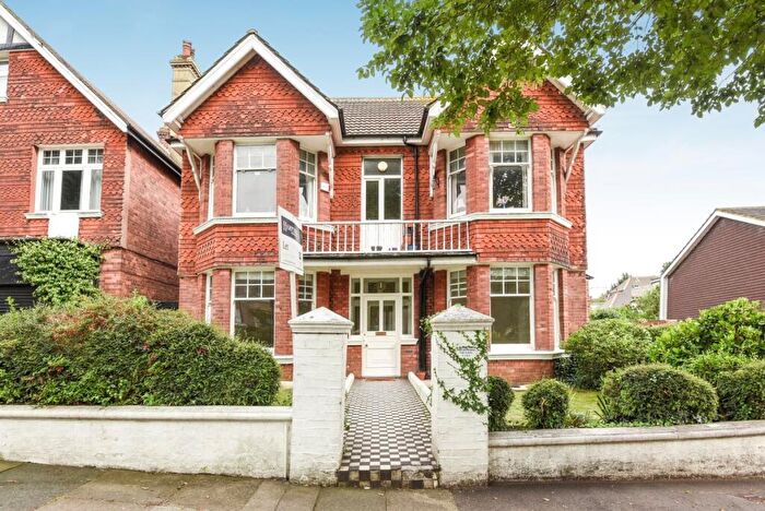 3 Bedroom Apartment To Rent In Wilbury Gardens Hove, BN3