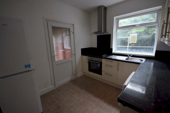 4 Bedroom Semi-Detached House To Rent In Uttoxeter New Road, Derby, Derbyshire, DE22