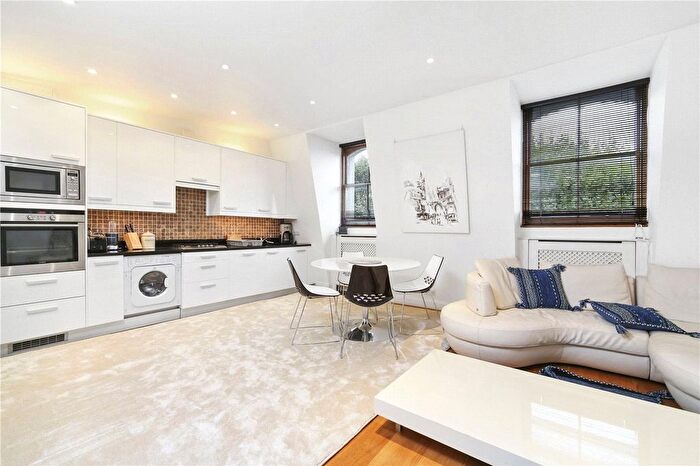 2 Bedroom Flat For Sale In Linden Gardens, London, W2
