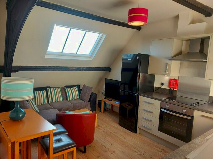 2 Bedroom Apartment To Rent In Holderness Road, Hull, HU9