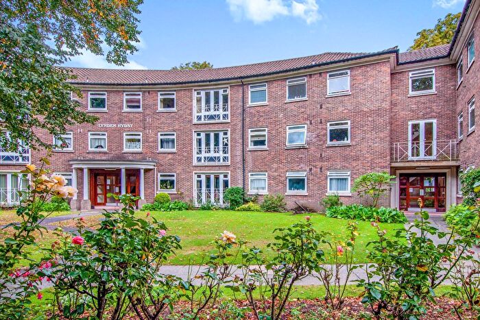 2 Bedroom Flat To Rent In Addiscombe Road, Croydon, CR0