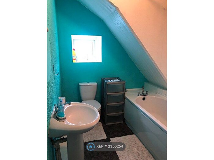 1 Bedroom Flat To Rent In Manchester Rd, Sheffield, S36