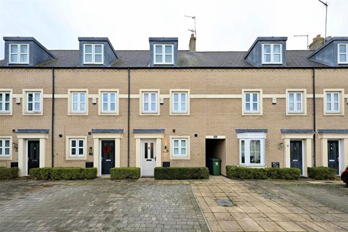 3 Bedroom Town House For Sale In St. Georges Court, Willerby, Hull, HU10