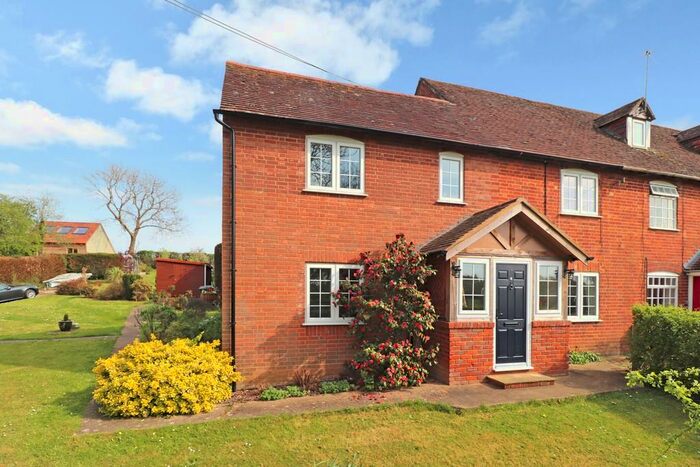 4 Bedroom End Of Terrace House For Sale In Ashton Lane, Bishops Waltham, SO32