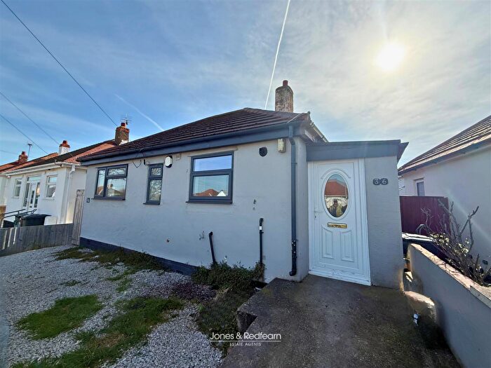 2 Bedroom Detached Bungalow For Sale In Clwyd Gardens, Kinmel Bay, Rhyl, LL18