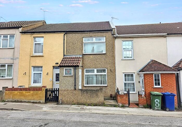 2 Bedroom Terraced House For Sale In Gipsy Lane, Grays, Essex, RM17