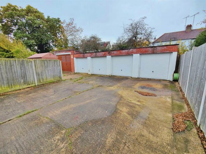 Garage / Parking To Rent In Flemming Crescent, Leigh On Sea, SS9
