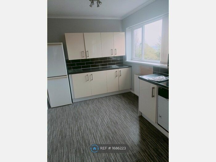 3 Bedroom Semi-Detached House To Rent In Scarr End Lane, Moorend, Dewsbury, WF13