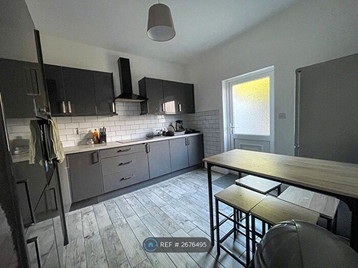 4 Bedroom Semi-Detached House To Rent In Newport Road, Cardiff, CF24