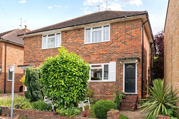 1 Bedroom Maisonette For Sale In Wolsey Grove, Esher, KT10