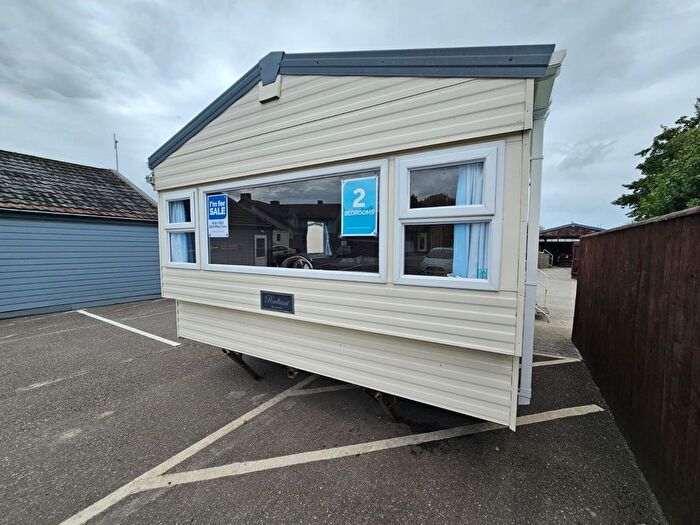 2 Bedroom Park Home For Sale In Tarka Holiday Park, Braunton Rd, Barnstaple, EX31