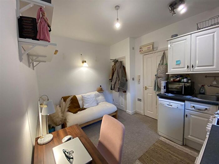 1 Bedroom Flat To Rent In Beverley Road, Beverley Court, BS7