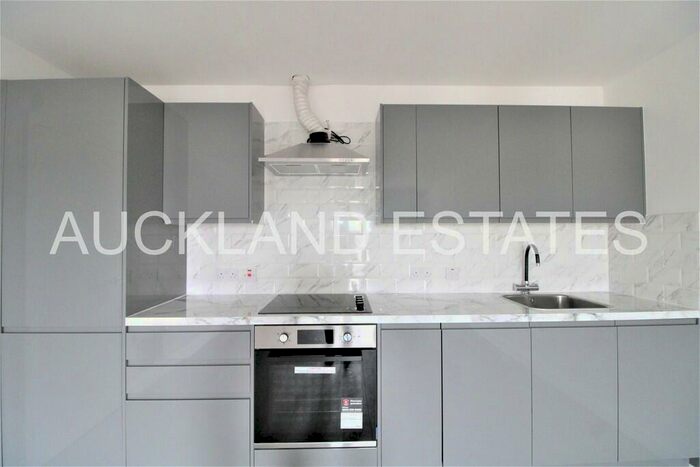 2 Bedroom Apartment To Rent In Mimms Hall Road, Potters Bar, EN6