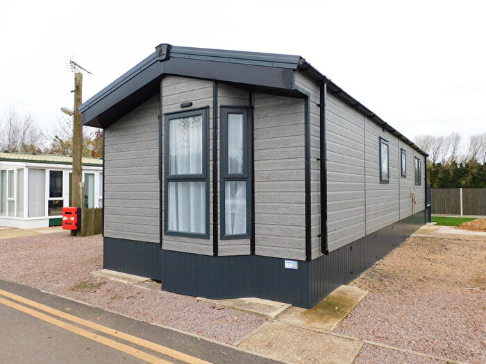 2 Bedroom Mobile Home For Sale In Heron Orchard Holiday Park, PE12