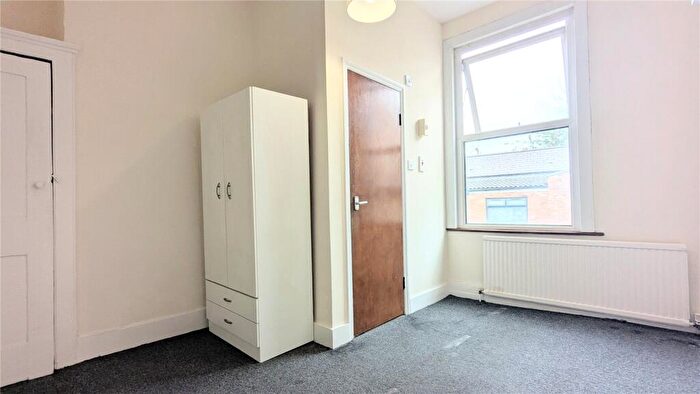 Apartment To Rent In Cornwallis Road, Archway, London, N19