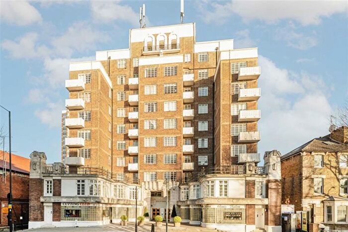 2 Bedroom Flat For Sale In Shepherds Bush Road, Brook Green, W6