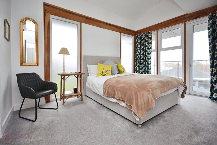 3 Bedroom End Of Terrace House For Sale In Kingsgate Avenue, Broadstairs, Kent, CT10