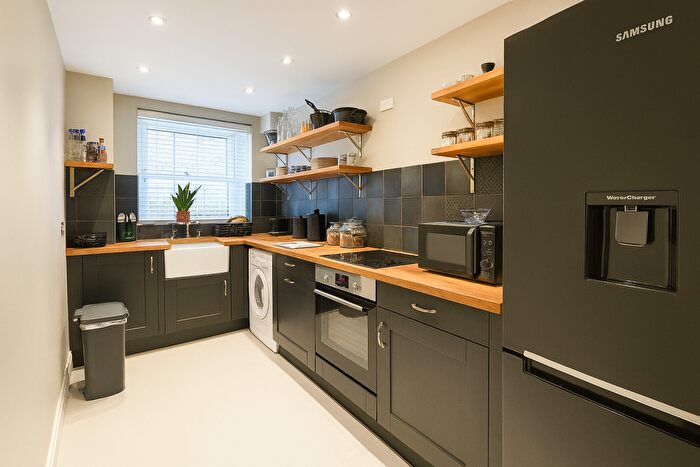 1 Bedroom Flat To Rent In Woodford Road, South Woodford, E18