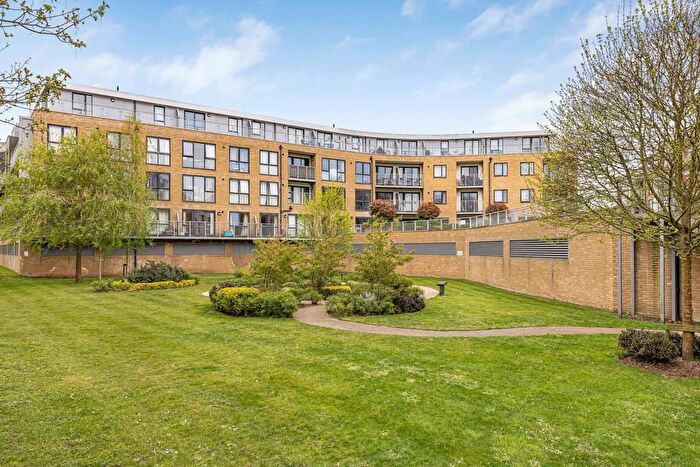 2 Bedroom Property For Sale In Smeaton Court, Hertford, SG13