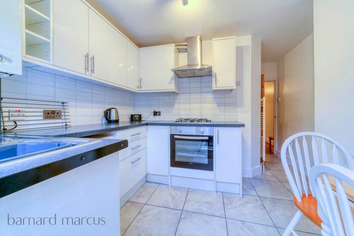 2 Bedroom Flat To Rent In Leverson Street, London, SW16