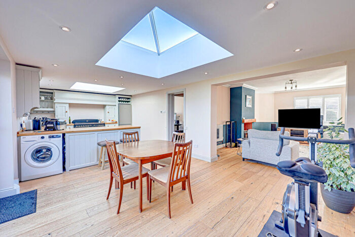 3 Bedroom Semi-Detached Bungalow For Sale In Thorndon Park Drive, Leigh-on-Sea, SS9