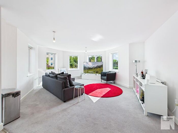 2 Bedroom Apartment To Rent In Robertsons Way :: Droylsden, M43