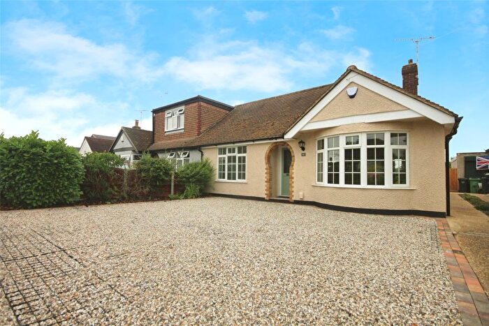 3 Bedroom Bungalow For Sale In Berens Close, Wickford, Essex, SS11