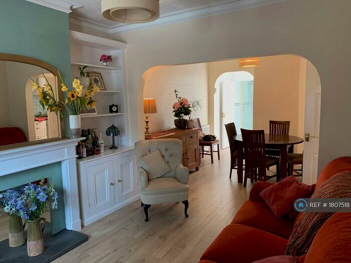 3 Bedroom Terraced House To Rent In Riley Road, Brighton, BN2