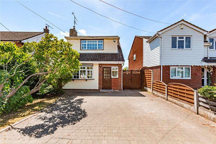 3 Bedroom Detached House For Sale In Station Avenue, Wickford, Essex, SS11