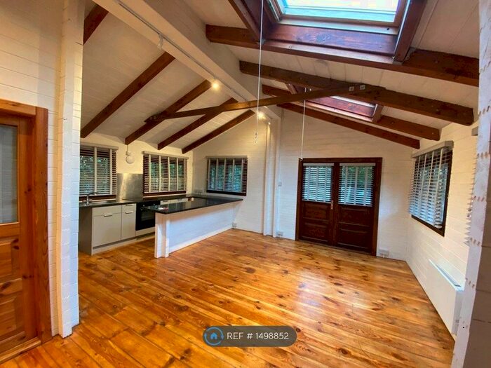 3 Bedroom Detached House To Rent In Gloucester Road, Thornbury, Bristol, BS35