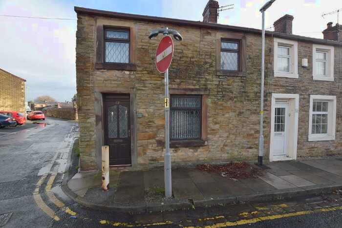 2 Bedroom Cottage To Rent In Holland Street, Burnley, Lancashire, BB12