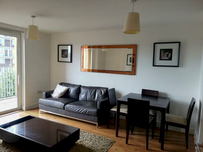 3 Bedroom Flat To Rent In Tria Apartments, Duran Street, Hackney, London, E2