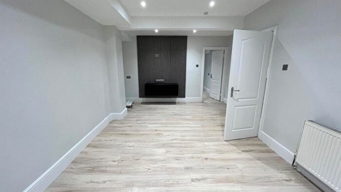 1 Bedroom Flat To Rent In Flat B Woodland Lane, Chapel Allerton, Leeds, LS7