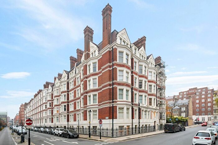 2 Bedroom Flat For Sale In Ridgmount Gardens, Bloomsbury, London, WC1E