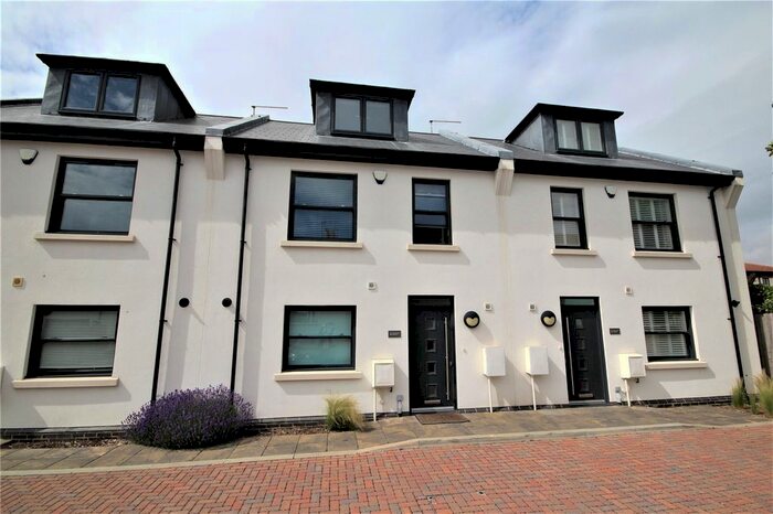 3 Bedroom Terraced House To Rent In Saw Mill Place, Worthing, BN11