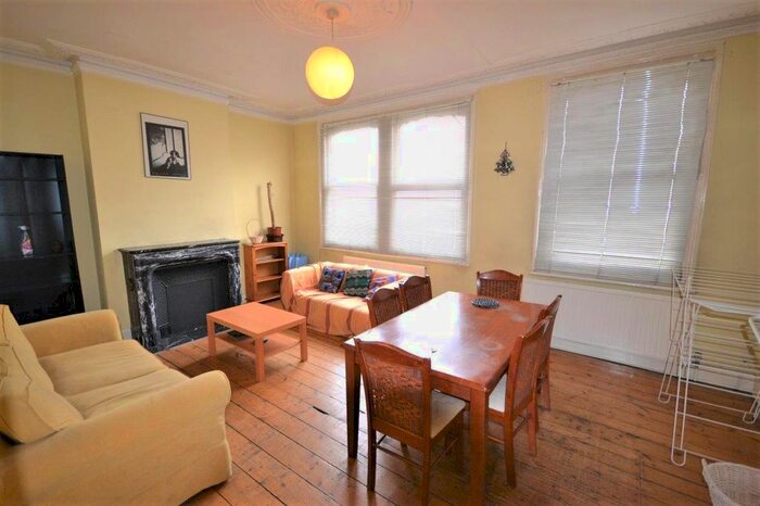4 Bedroom Flat To Rent In Harrow Road, Kensal Green, London, NW10