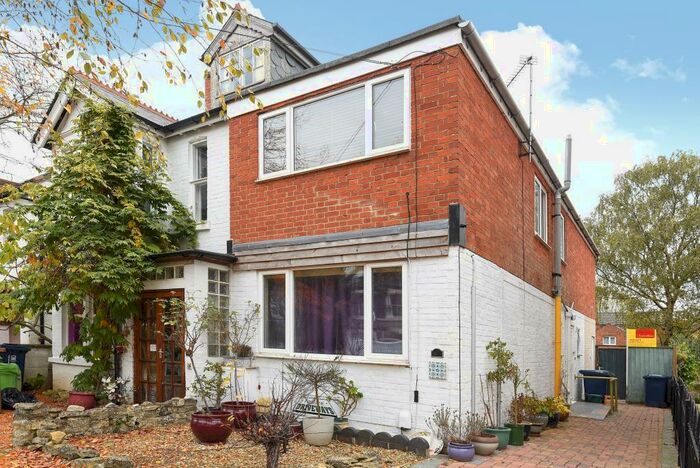 1 Bedroom Apartment To Rent In Stapleton Road, Central Headington, OX3