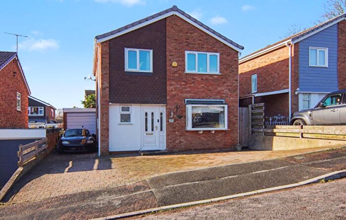 4 Bedroom Detached House For Sale In Knoll Drive, Warwick, CV34