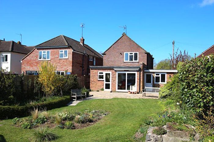 3 Bedroom Detached House For Sale In Smithwood Avenue, Cranleigh, GU6