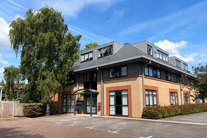 2 Bedroom Flat To Rent In Woking, Surrey, GU21