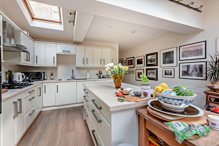 4 Bedroom Semi-Detached House To Rent In Oakthorpe Road, Oxford, OX2