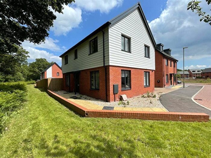 Detached House To Rent In Barn Owl Close, Whiteley, Fareham, PO15